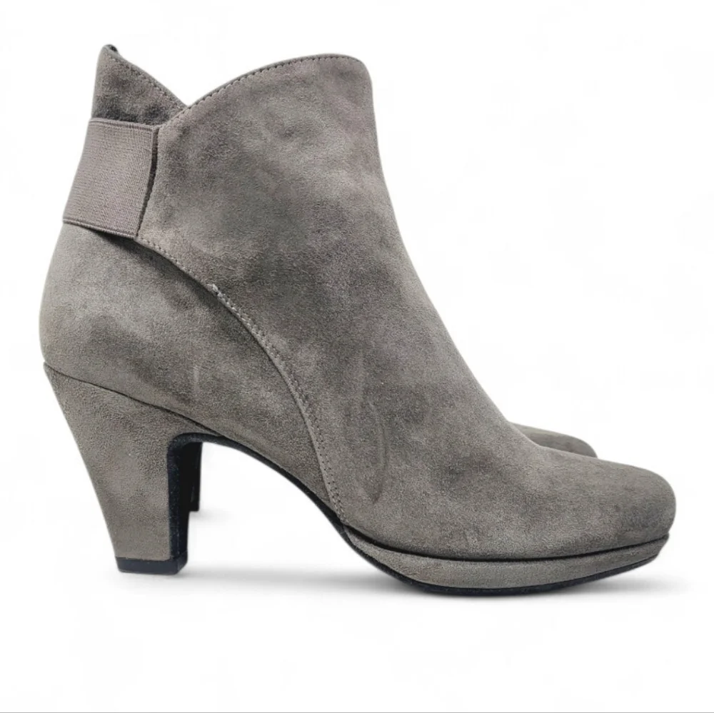 Pas de Rouge Italian Grey Suede Ankle Boots 648